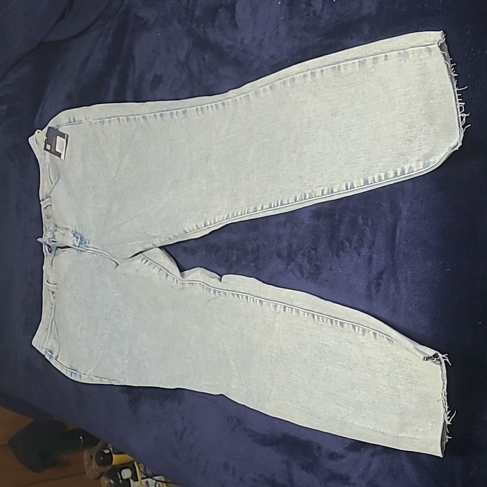 Universal Thread Jean's new
